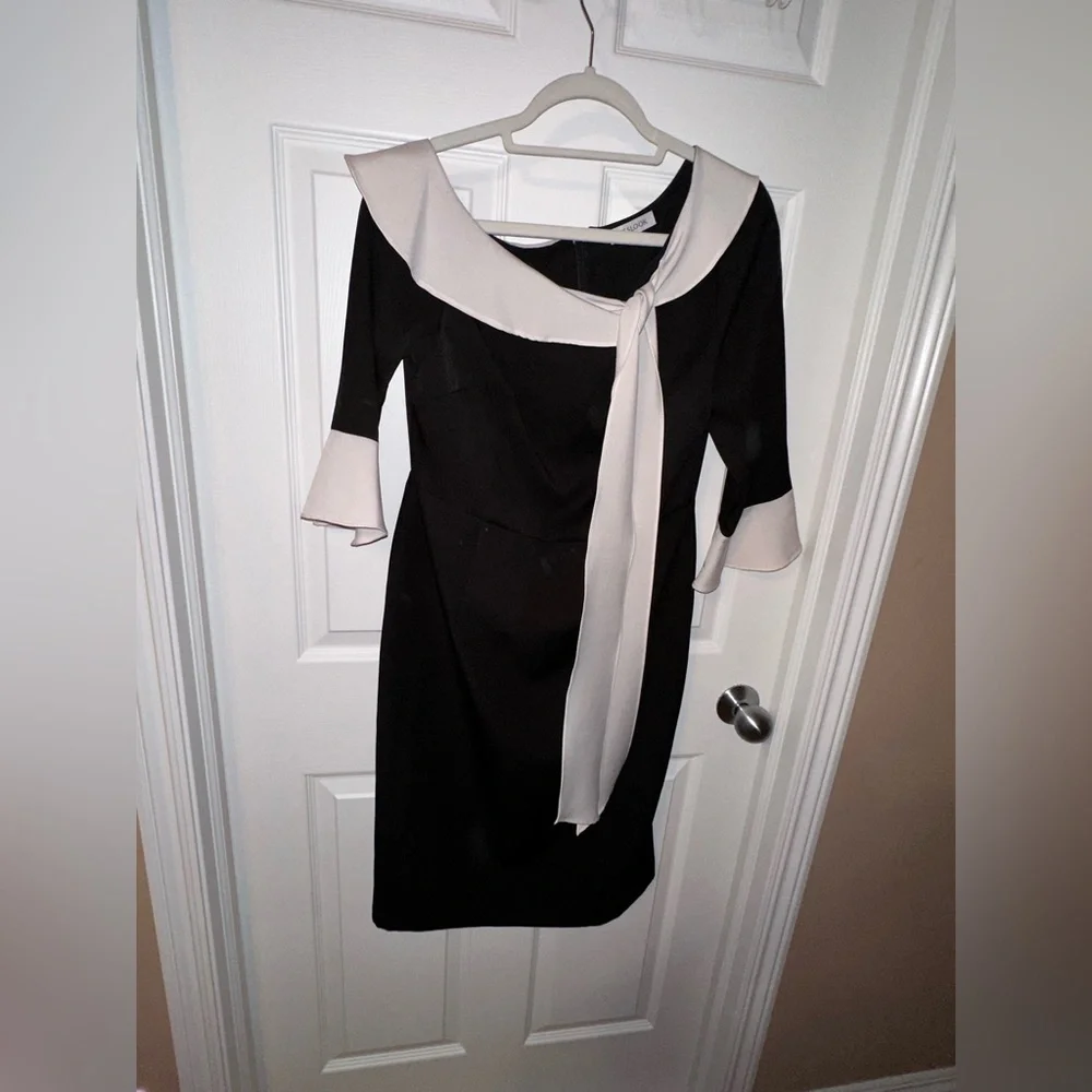 Dress - Picture 2 of 3